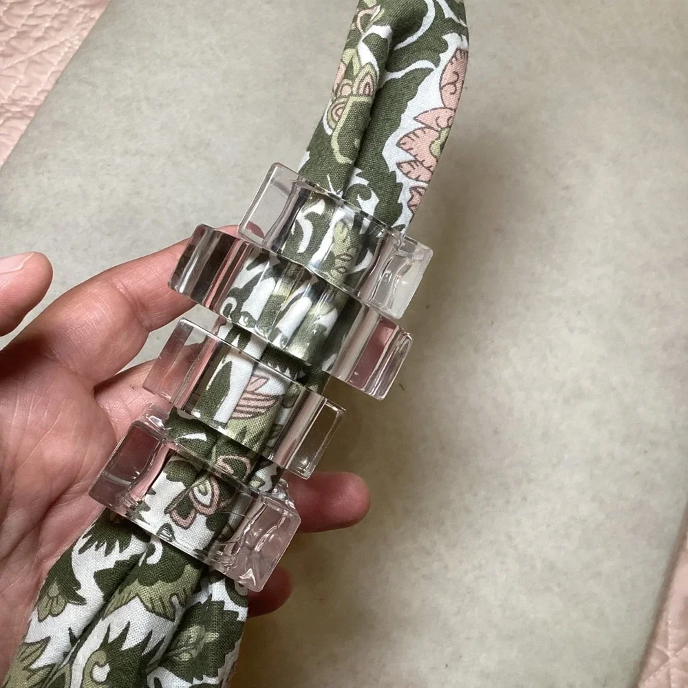 Vintage Set of 4 Clear Acrylic Square Napkin Rings Lucite Style Geometric Modern